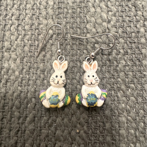 Vintage Cute Bunny Earrings with Easter Egg Design - Picture 1 of 4